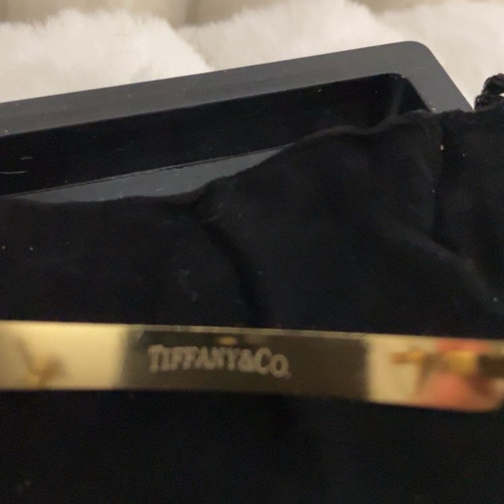 Tiffany & Co Stamped Elegant Gold tone Bracelet with Pink and Blue - Picture 3 of 6